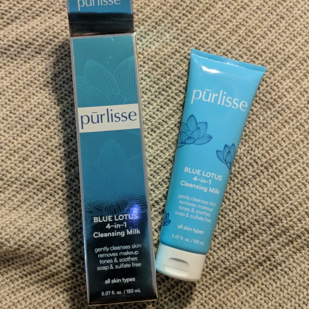Full size Blue Lotus Cleansing Milk